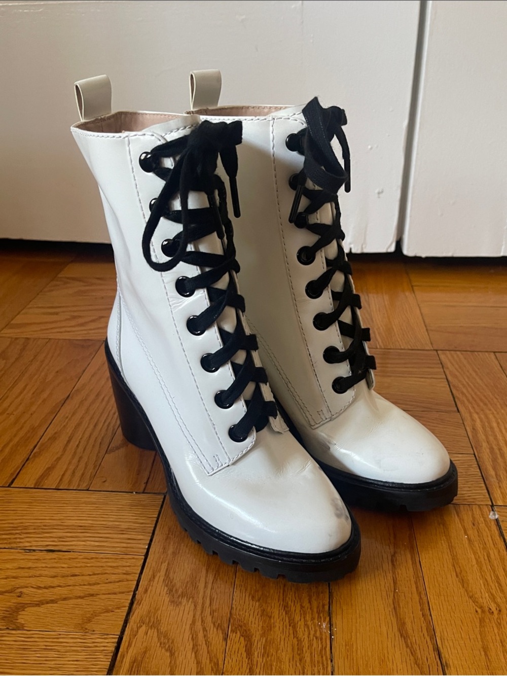 Marc Jacobs White Patent Lace-Up Block Heel Boots - Picture 4 of 16